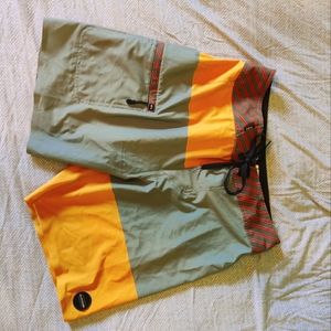 Dakine men's stretch board shorts size 32